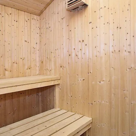 Four-bedroom Holiday In 6 Hals