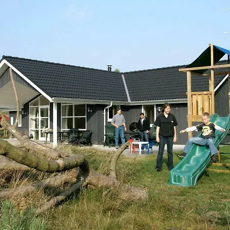 Four-bedroom Holiday In 6